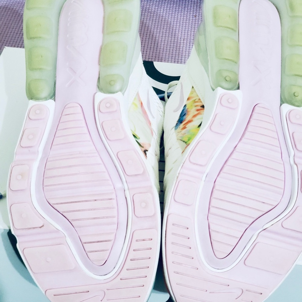 SOLD Nike Air Max 270's - Picture 3 of 12